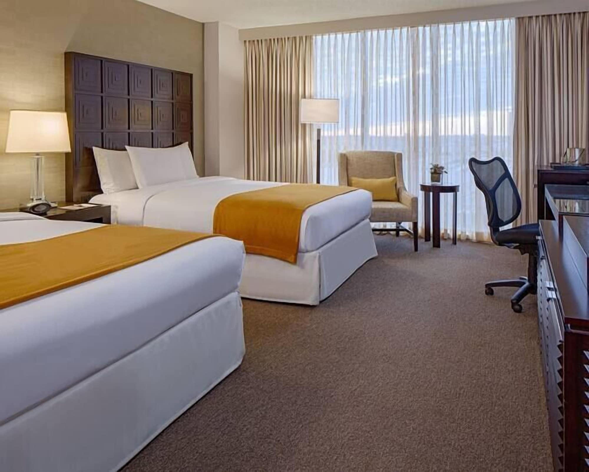 Doubletree By Hilton Greenway Plaza Hotel 4*