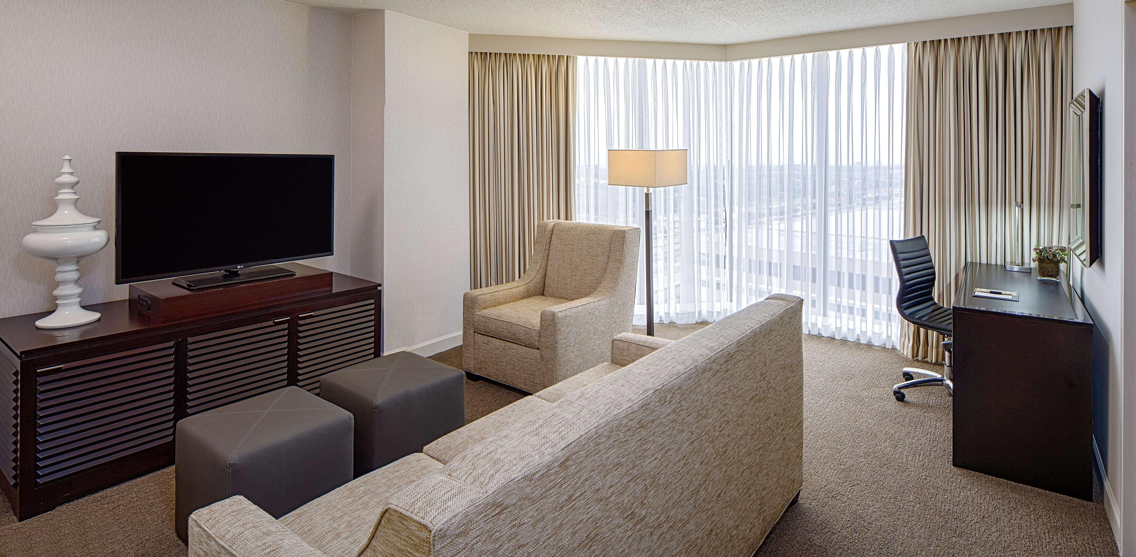 Doubletree By Hilton Greenway Plaza 4*