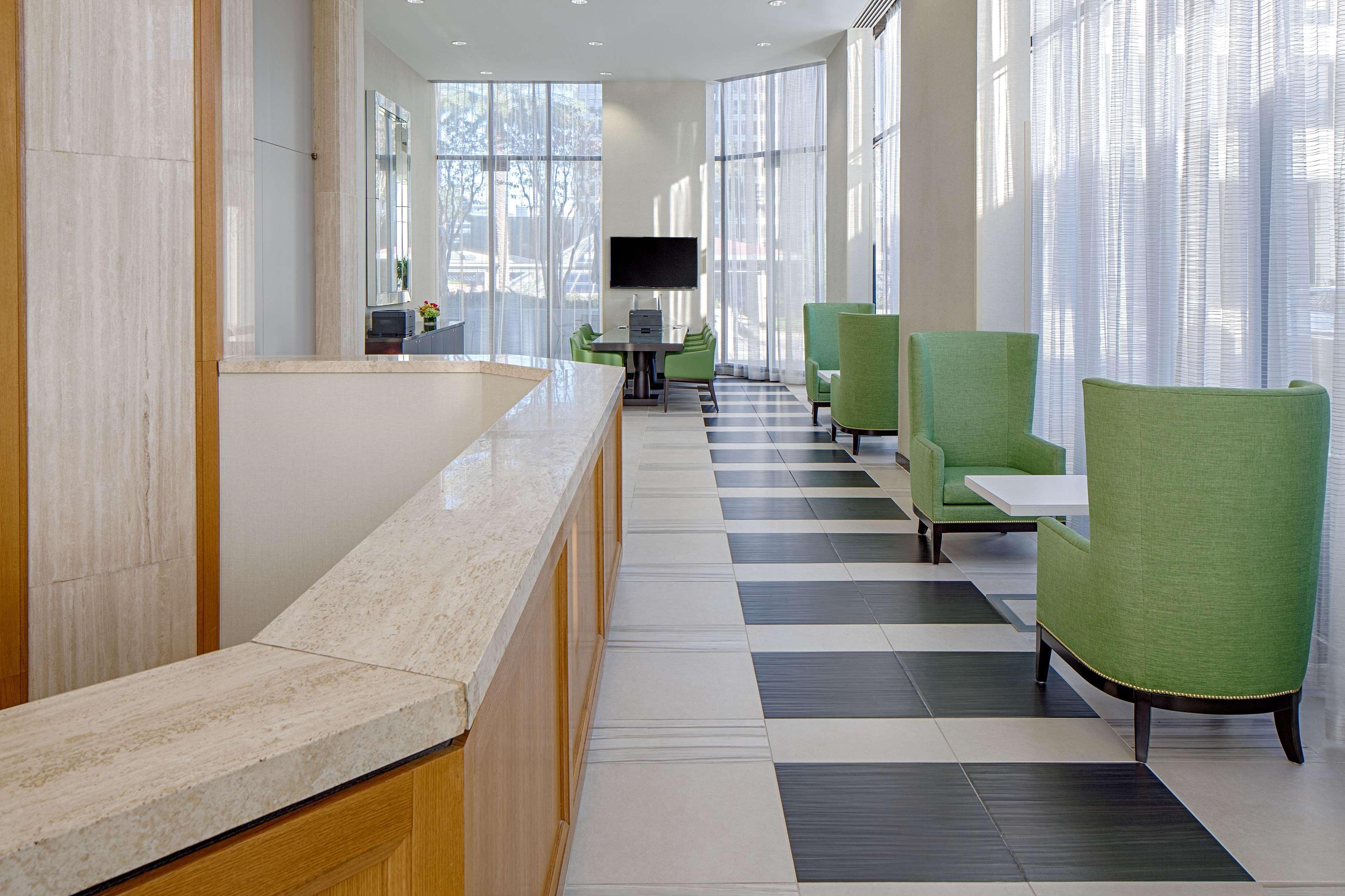 Doubletree By Hilton Greenway Plaza 4*
