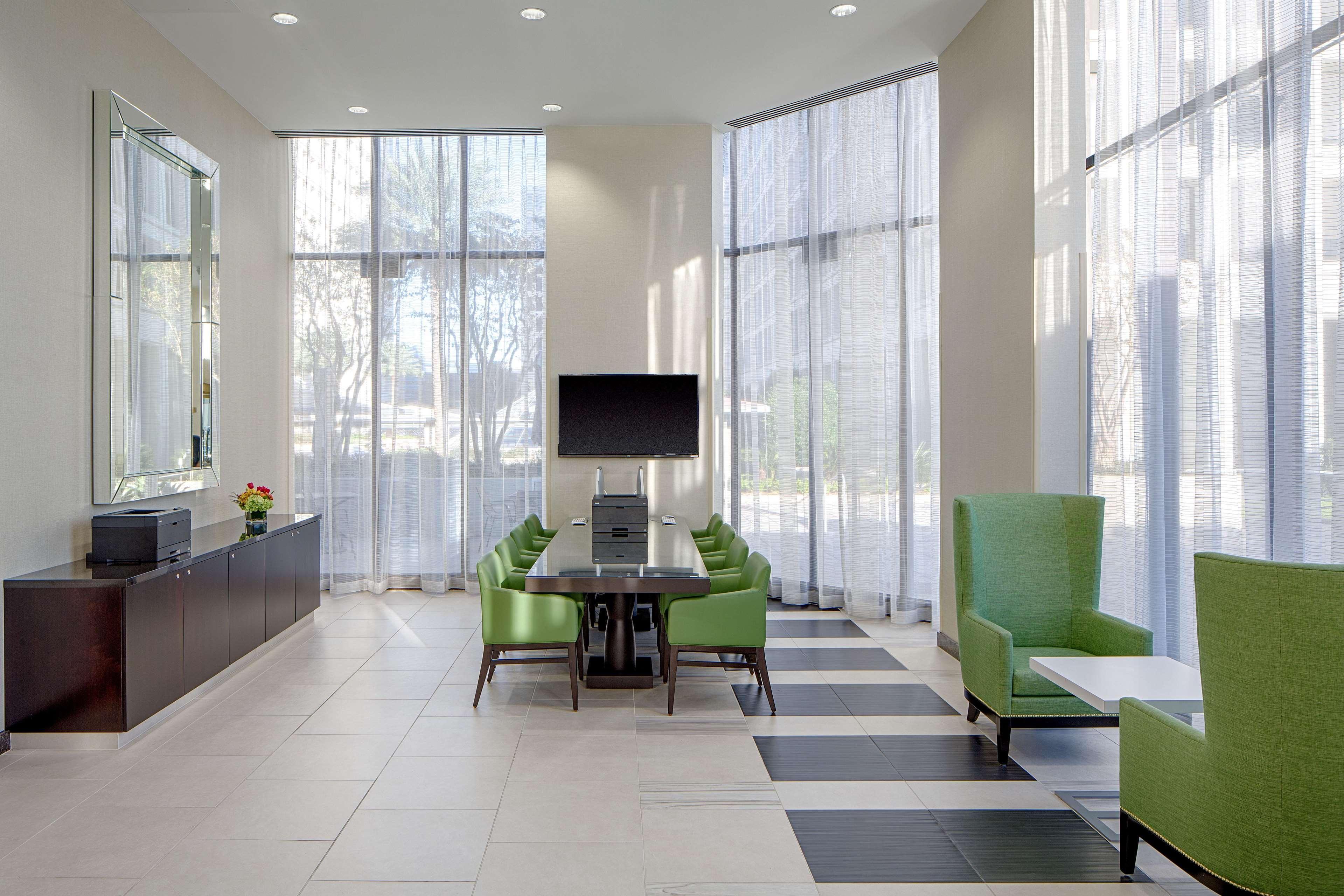 Hotel Doubletree By Hilton Greenway Plaza