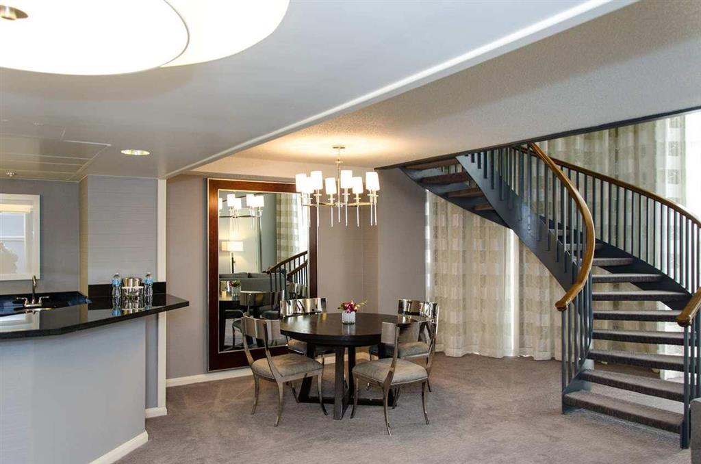 Hotel Doubletree By Hilton Greenway Plaza 4*