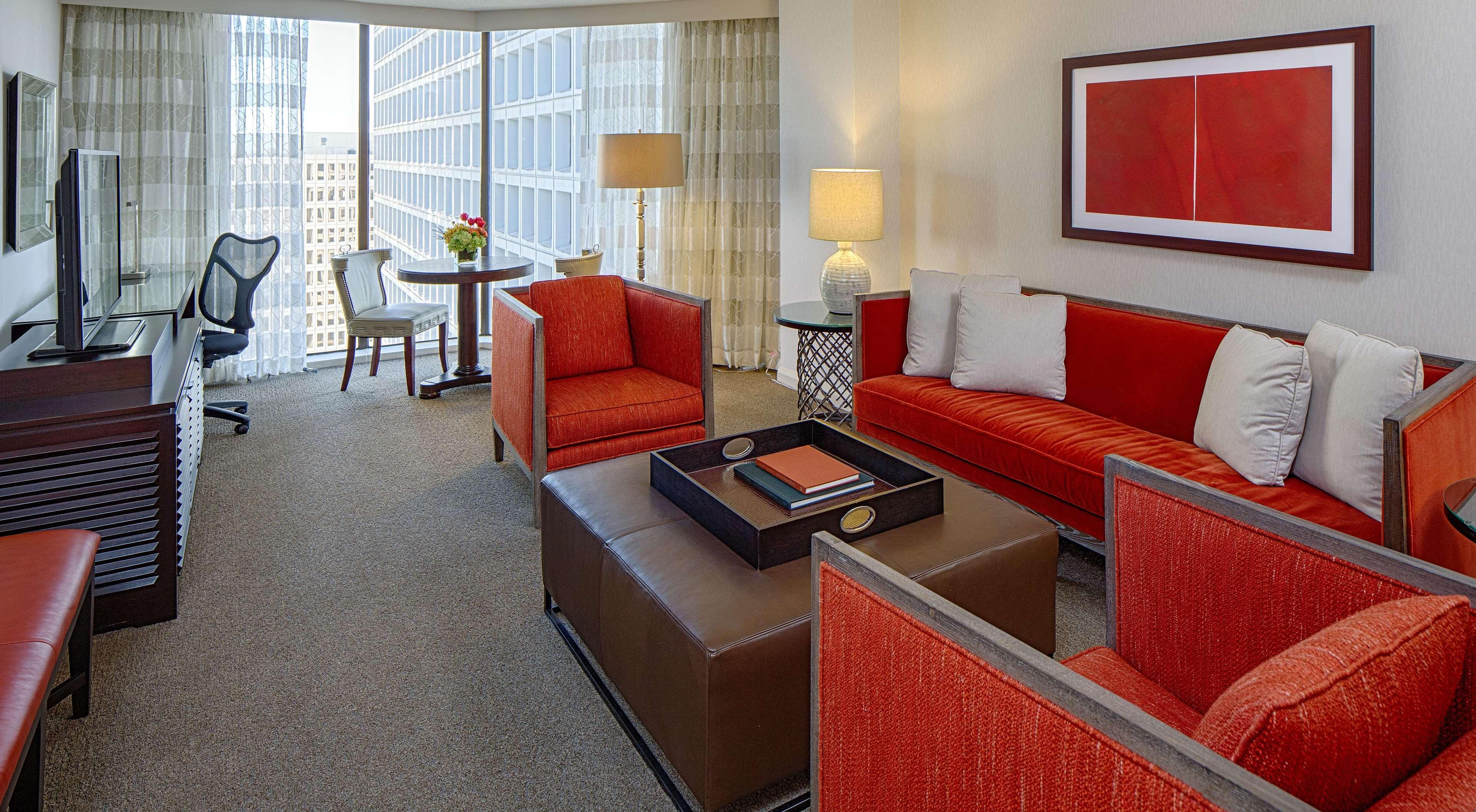 Doubletree By Hilton Greenway Plaza Hotel 4*