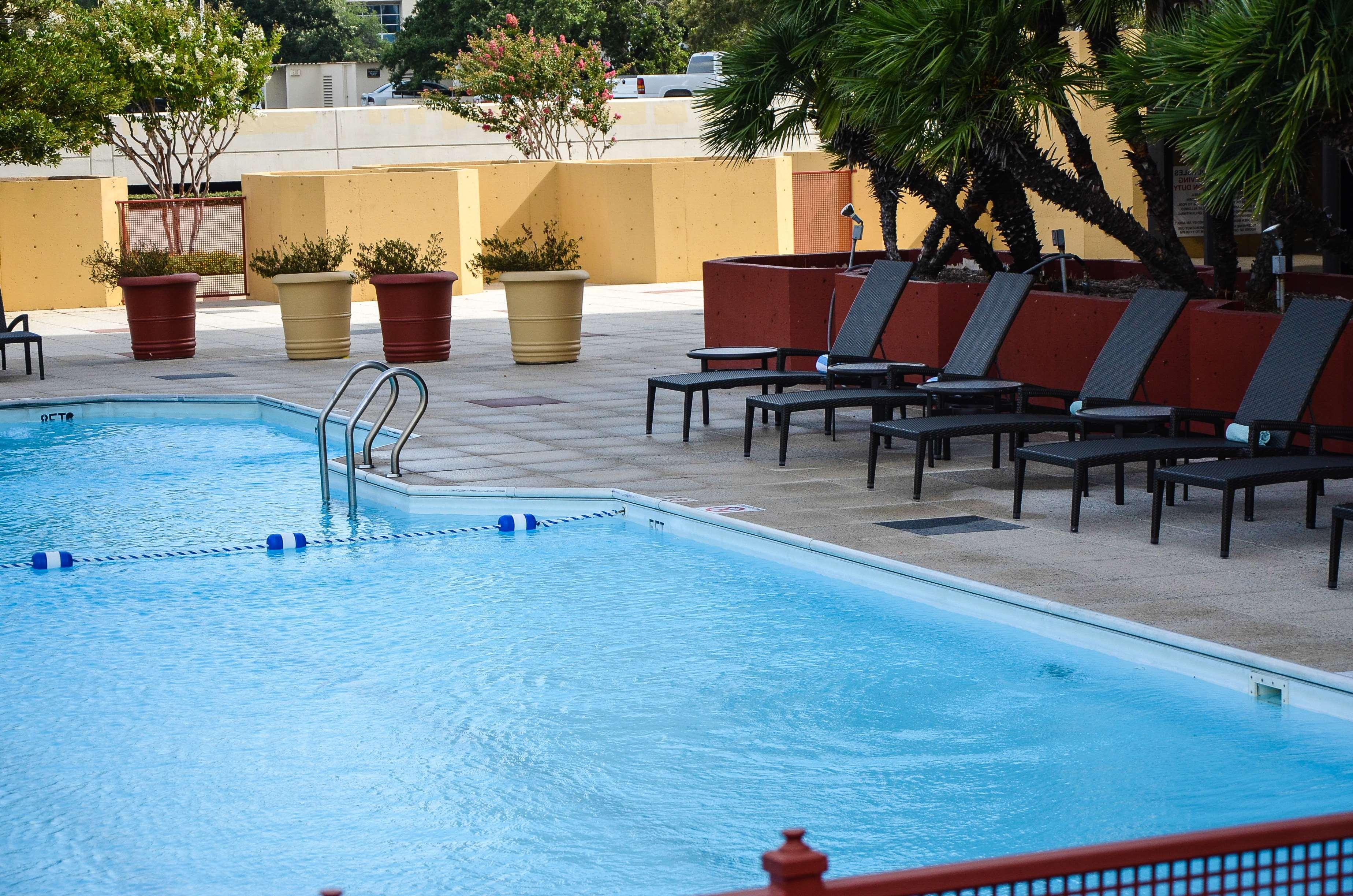 Doubletree By Hilton Greenway Plaza 4*